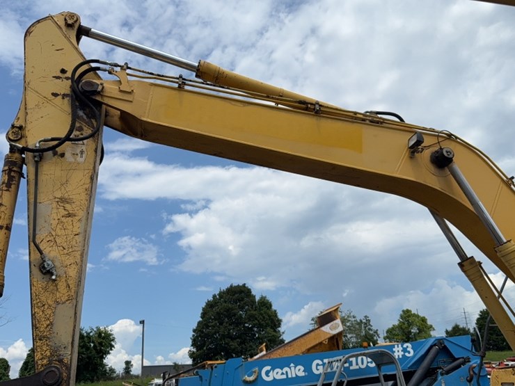 2010-komatsu-pc220-lc-image-14