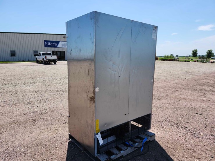 artic-air-commercial-freezer-image-4