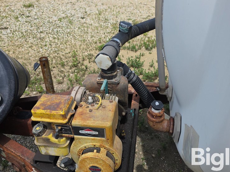clark-equipment-1,200-gallon-t/a-nurse-tank-trailer-image-17