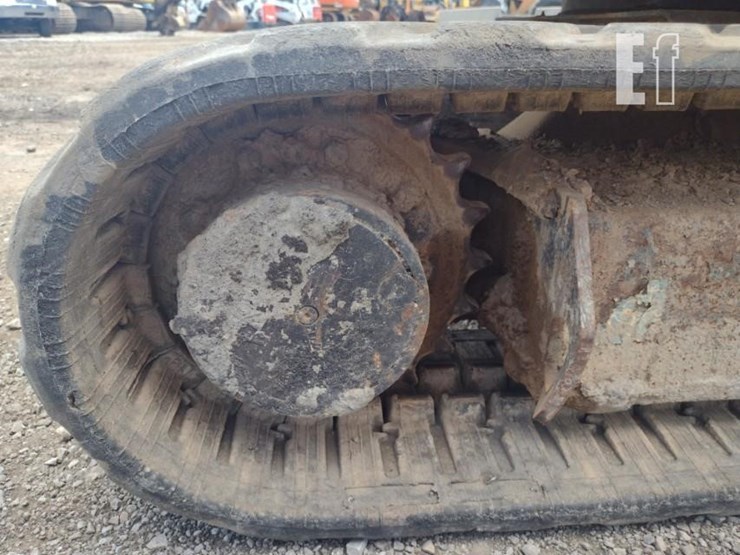 2022-deere-26g-image-35