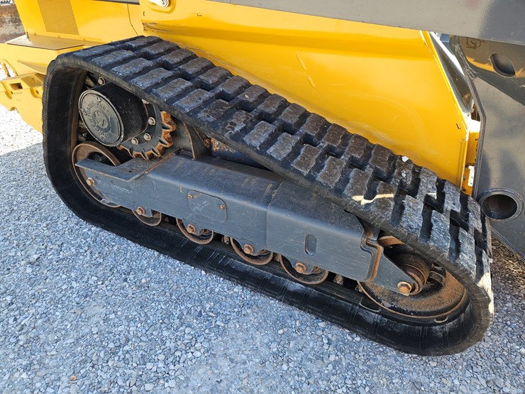 2022-deere-325g-image-22