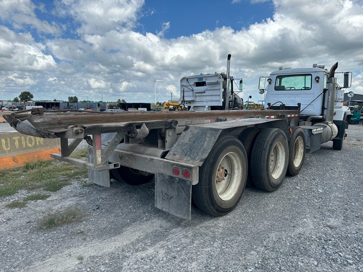 1999-mack-rd688s-image-3