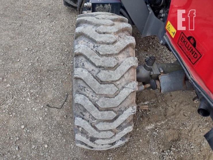 massey-ferguson-1735m-image-17