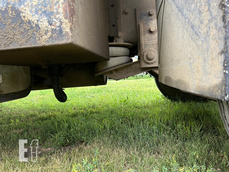 1997-ford-lt8000-image-42