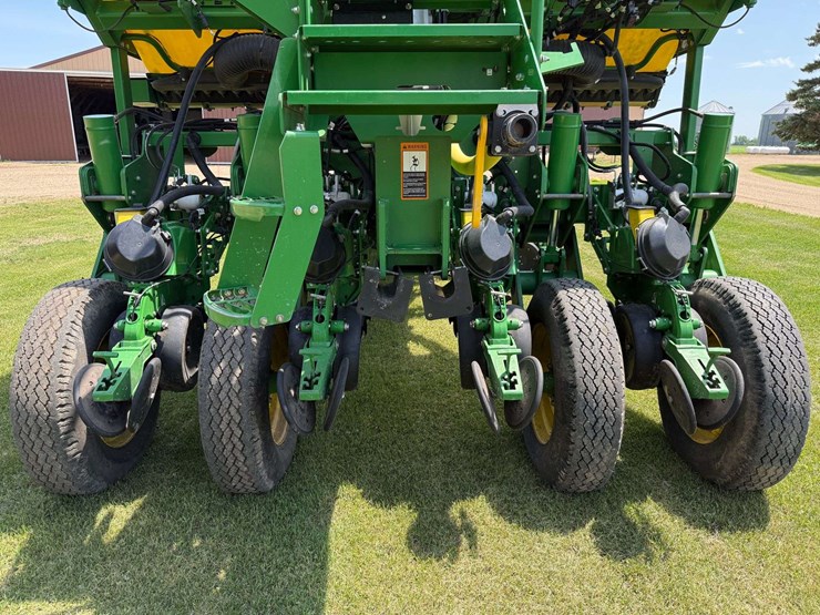 2014-john-deere-1770nt-image-40