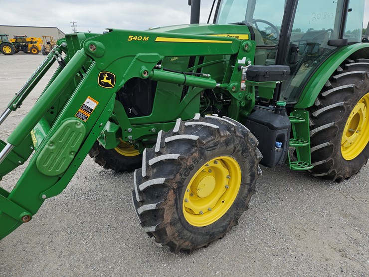 2020-john-deere-6105e-image-25