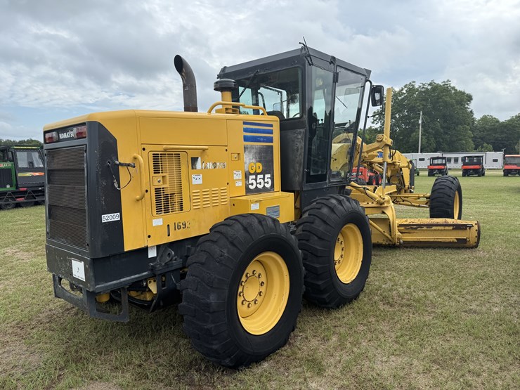 komatsu-gd555-image-5