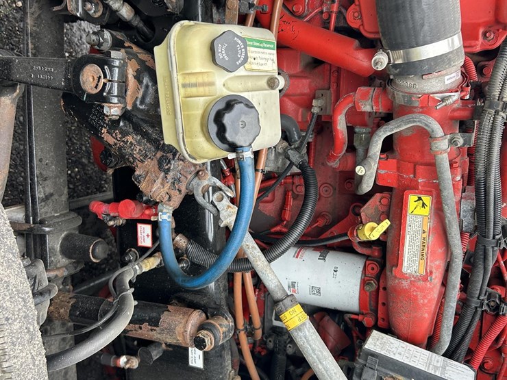 2015-freightliner-coronado-122-image-26