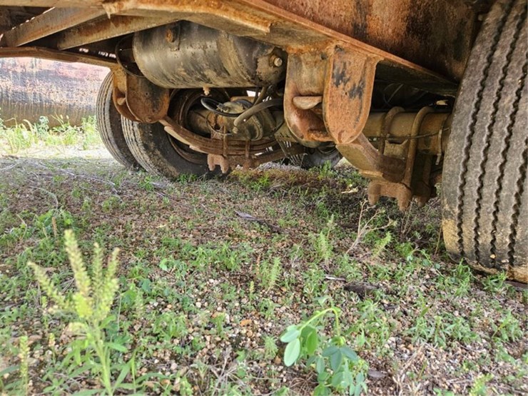 #2533-•-dynaweld-24'-tandem-axle-equipment-trailer-image-20