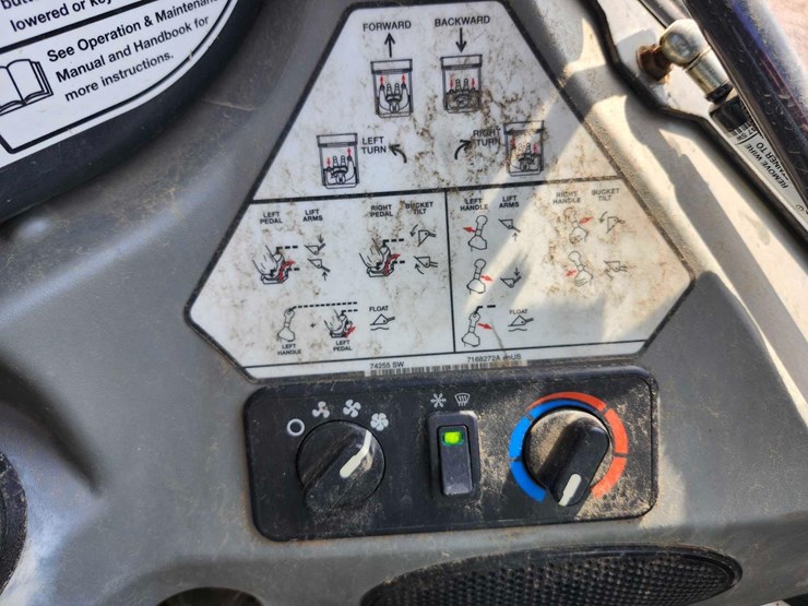 2016-bobcat-s650-image-14