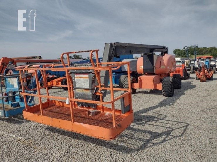 2009-jlg-800a-image-2