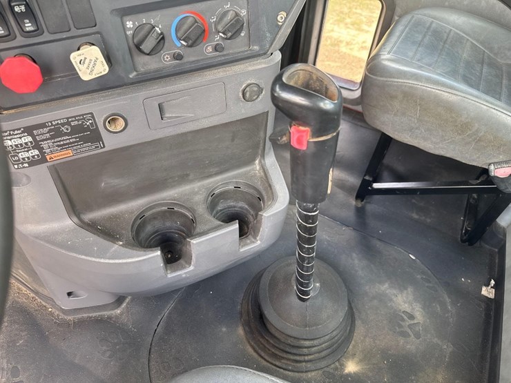 2012-mack-ch613-image-31