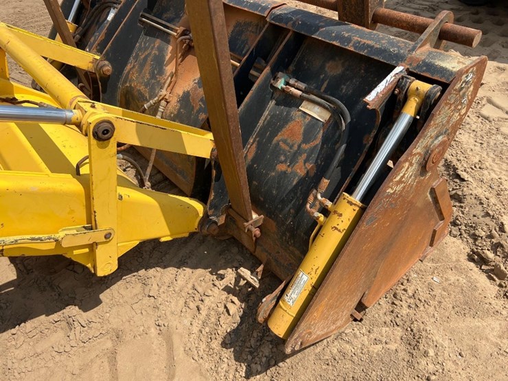 new-holland-lb75b-image-14