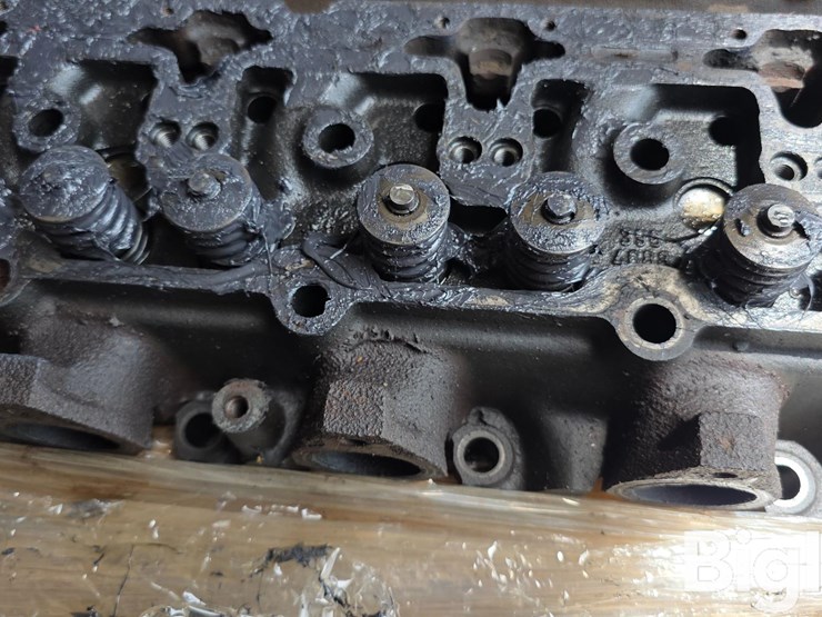 cummins-8.3-engine-head-image-12