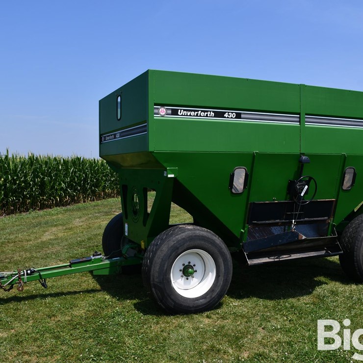 Unverfeth GW-430 Gravity Wagon