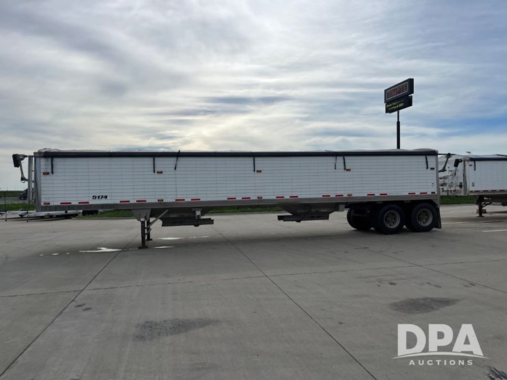 2015-timpte-grain-trailer-image-17