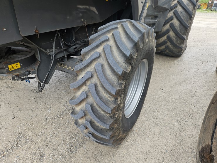 2009-gleaner-a76-image-24