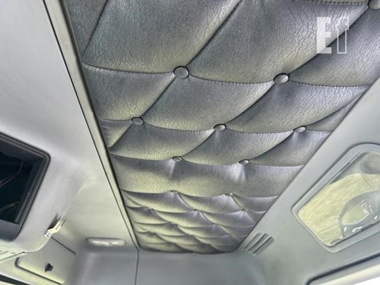 2015-freightliner-coronado-122-image-70