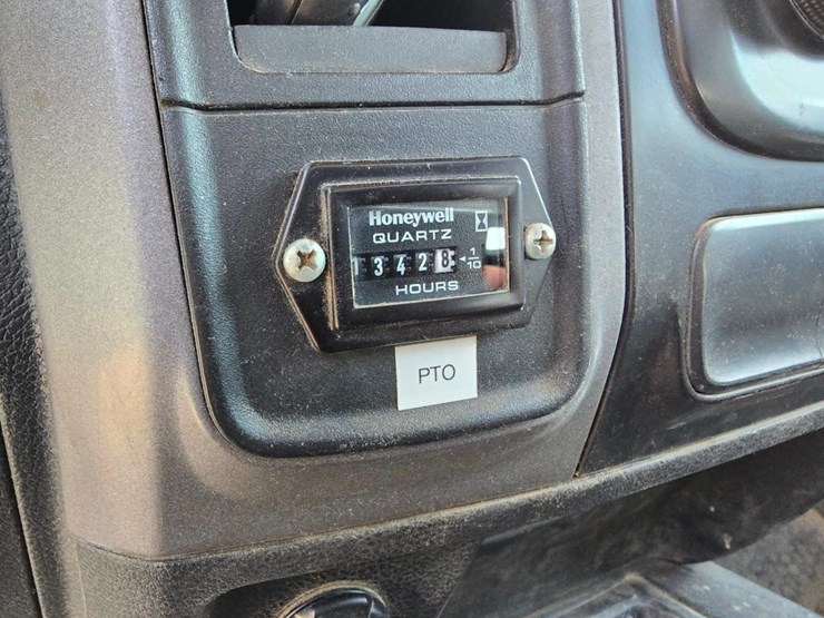 2014-dodge-ram-5500-image-23