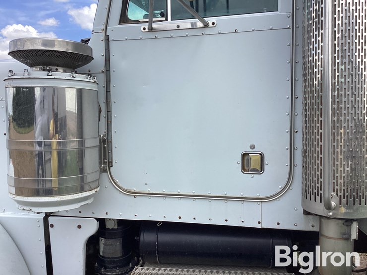 1989-peterbilt-379-image-17