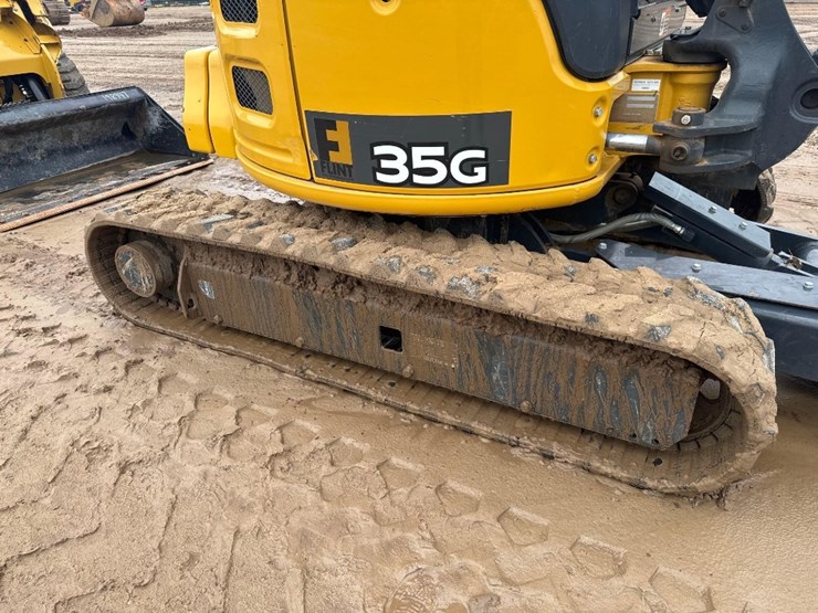 2020-deere-35g-image-13