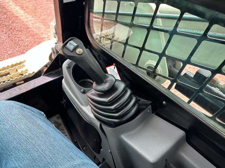 2015-terex-r165s-image-31