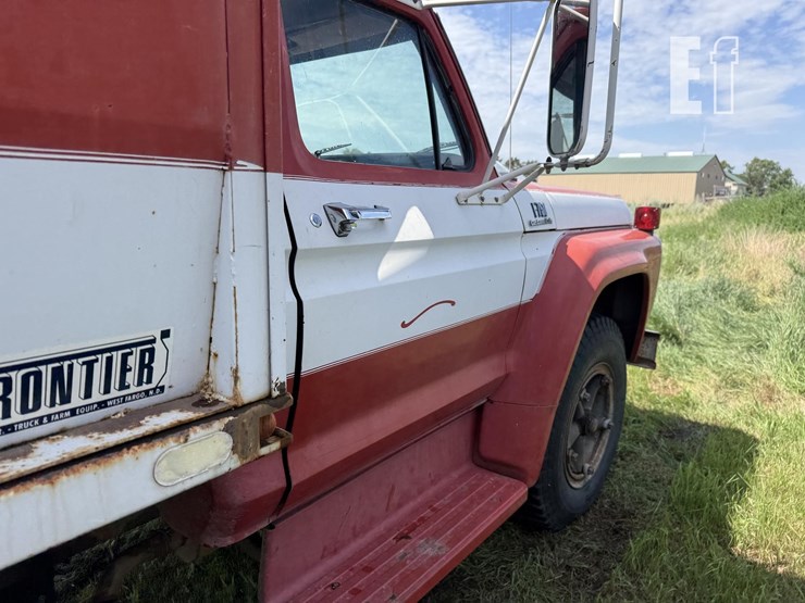 1975-ford-f750-image-11