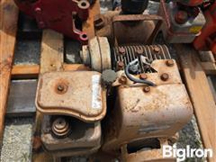 briggs-&-stratton-5-hp-gas-pump-image-18