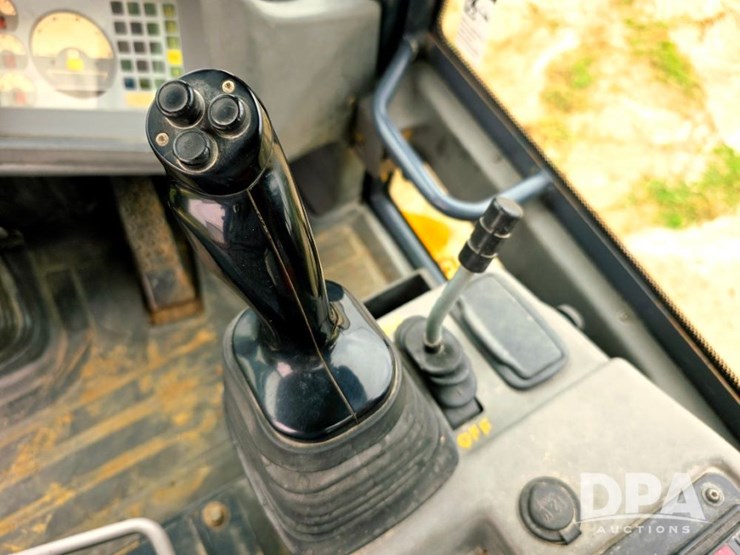 deere-244j-image-24