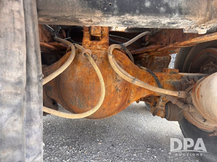 2000-peterbilt-357-image-41