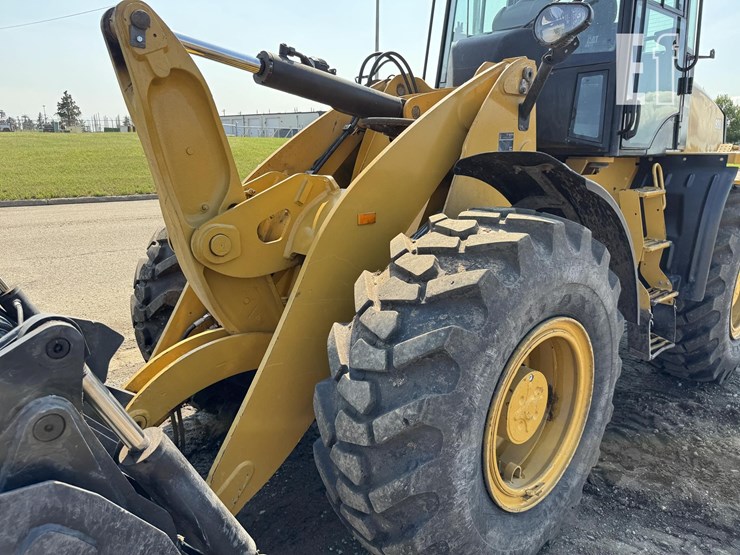 2021-caterpillar-920-image-31