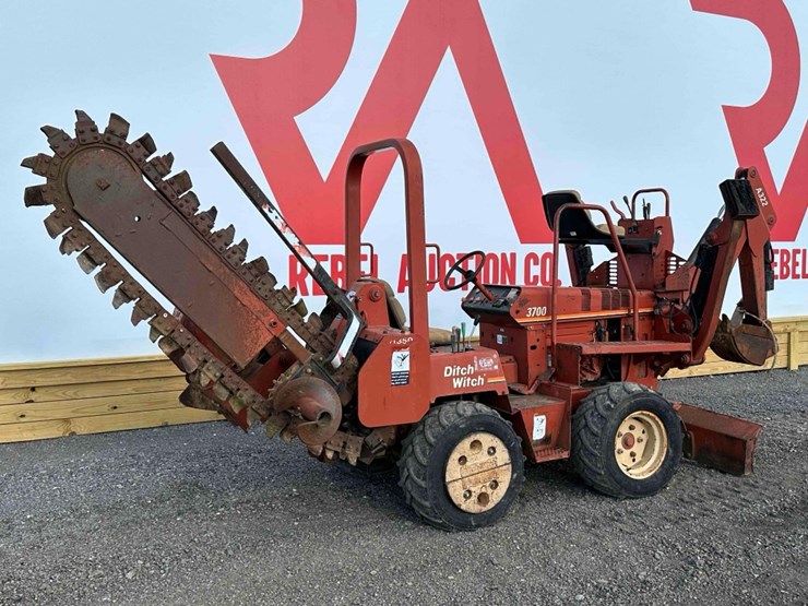 2003-ditch-witch-3700-image-7