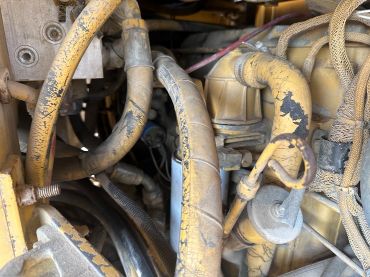 caterpillar-cb-434-image-45