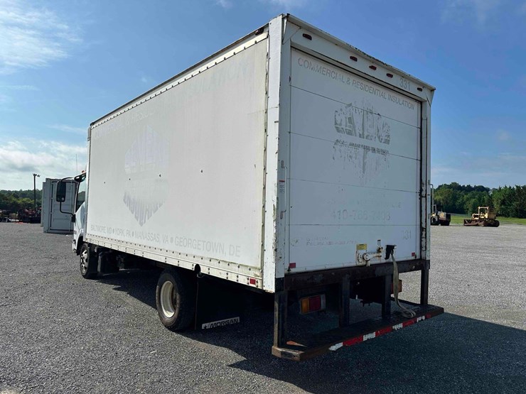 2013-isuzu-npr-eco-max-image-14