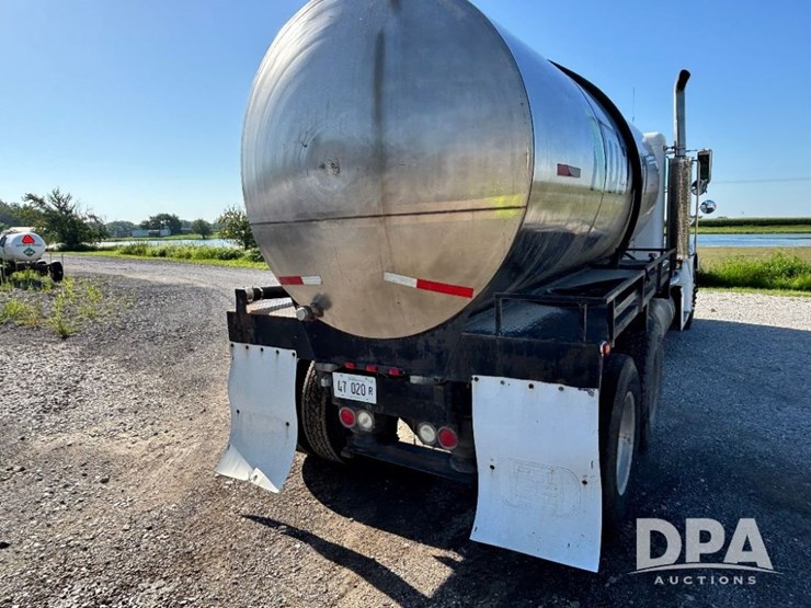 1987-peterbilt-377-image-10