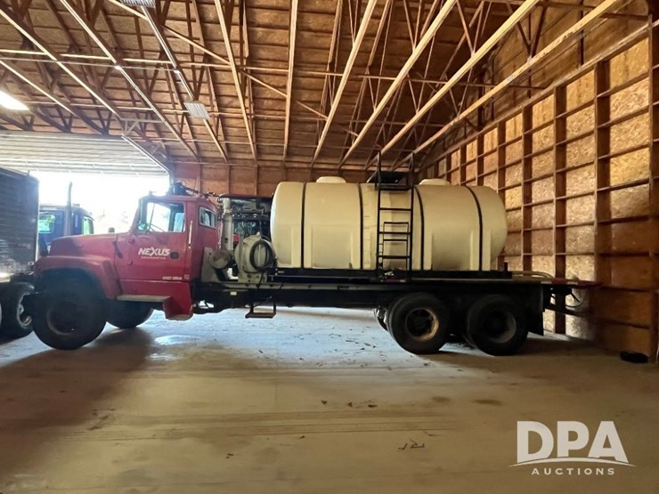 1995-ford-l9000-image-3