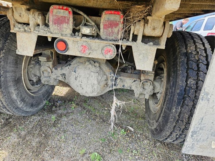 #2526-•-2007-freightliner-m2-tandem-axle-dump-truck-image-12