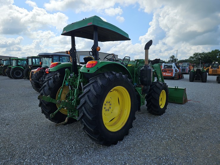 2017-john-deere-6120m-image-19