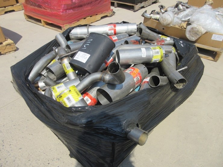 lot-of-misc-automotive-muffler/exhaust-parts-image-1