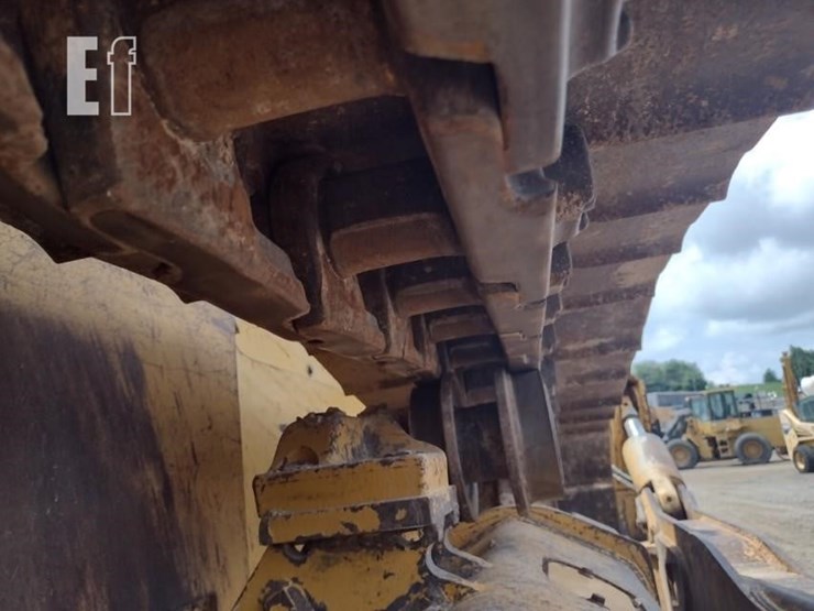 2011-deere-850k-image-38