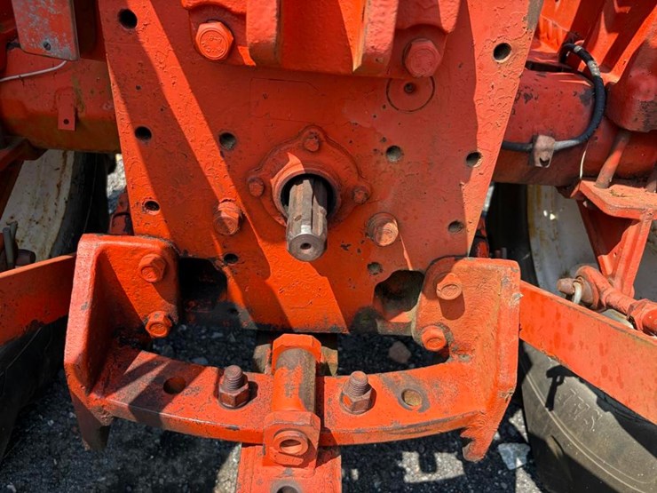 allis-chalmers-160-tractor-image-16