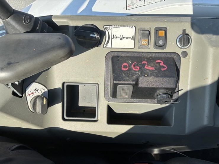 2023-bobcat-e32i-image-17
