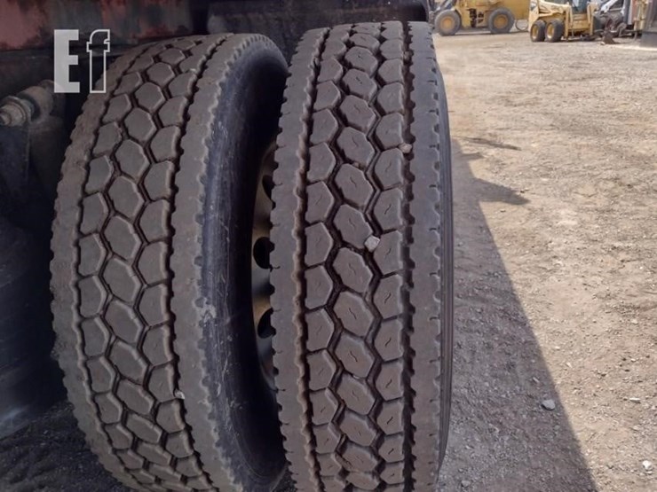 2003-freightliner-fld112-image-27