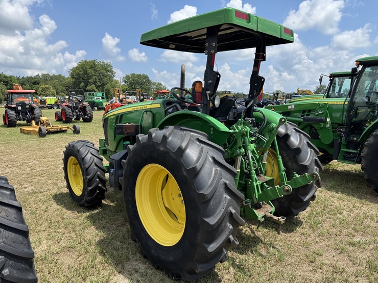 2021-john-deere-5090m-image-9