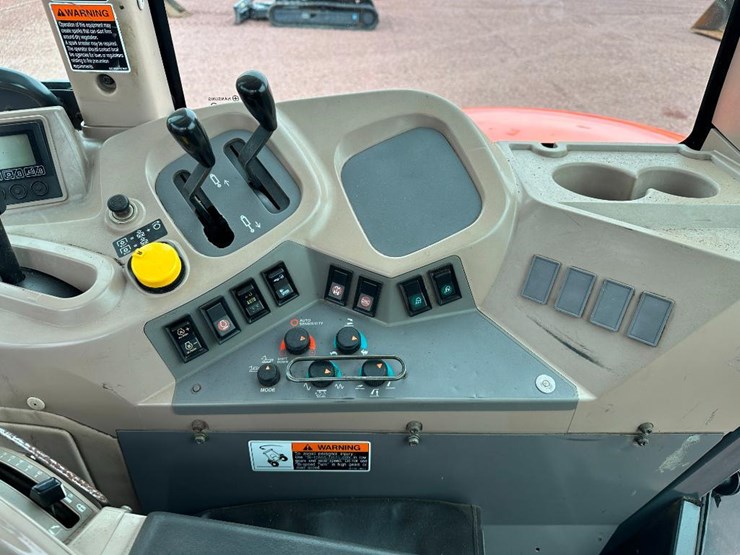 2013-kubota-m126x-image-46