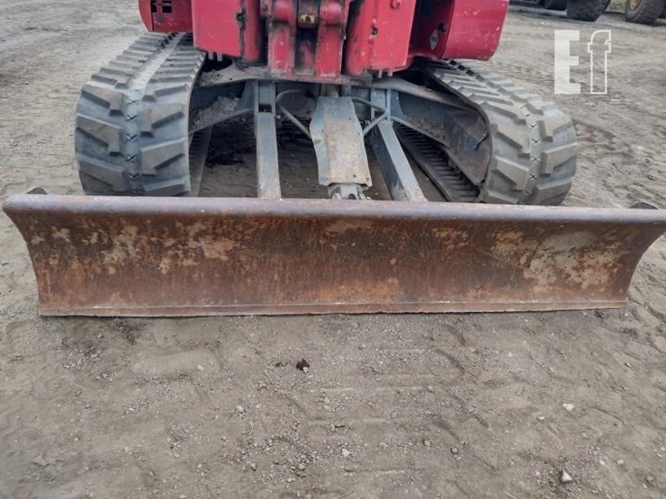 2015-takeuchi-tb280fr-image-19