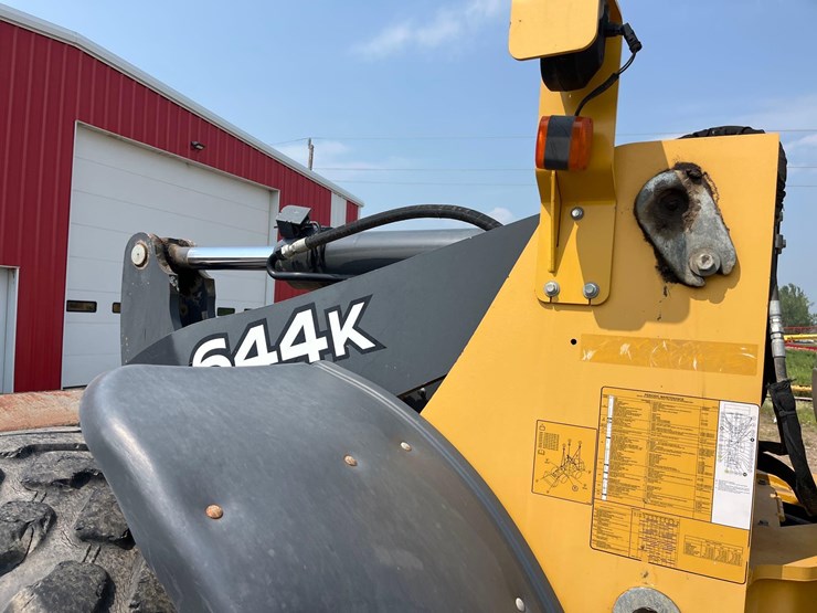 john-deere-644-image-40