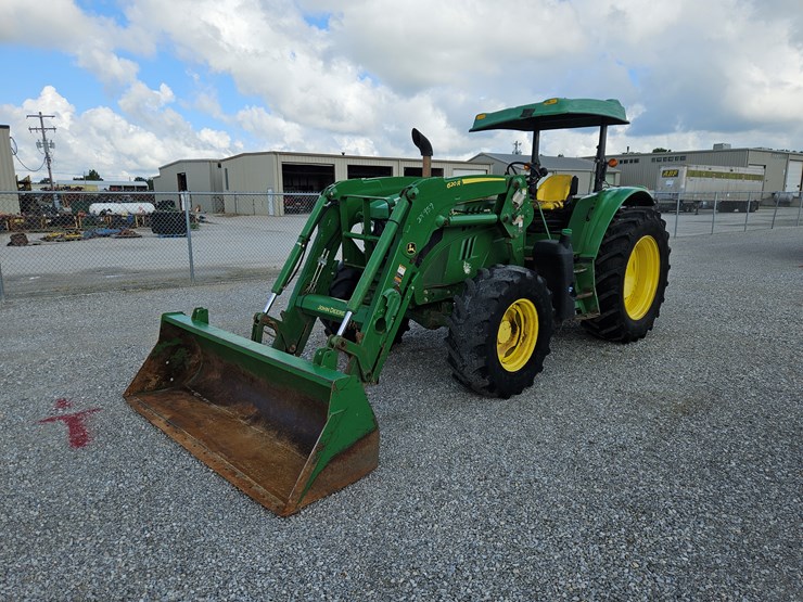 2017-john-deere-6120m-image-1