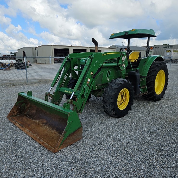 2017 JOHN DEERE 6120M