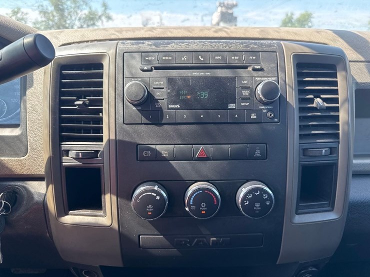 2013-dodge-ram-1500-image-32